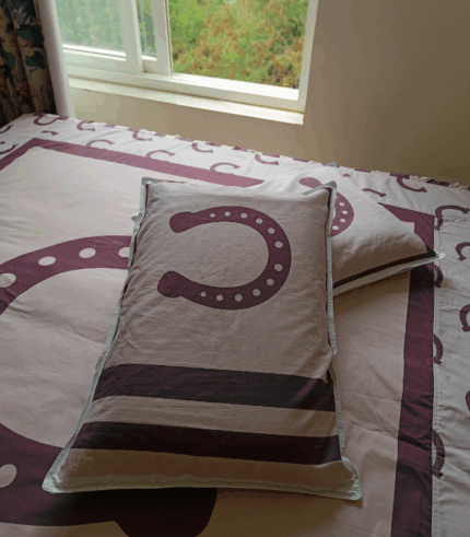 Premium Cotton Poplin Horse Shoe Print Double Bed Sheet – King Size